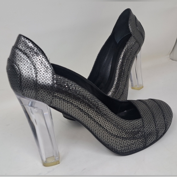 Elegant Black and Silver Heels - Picture 3 of 13